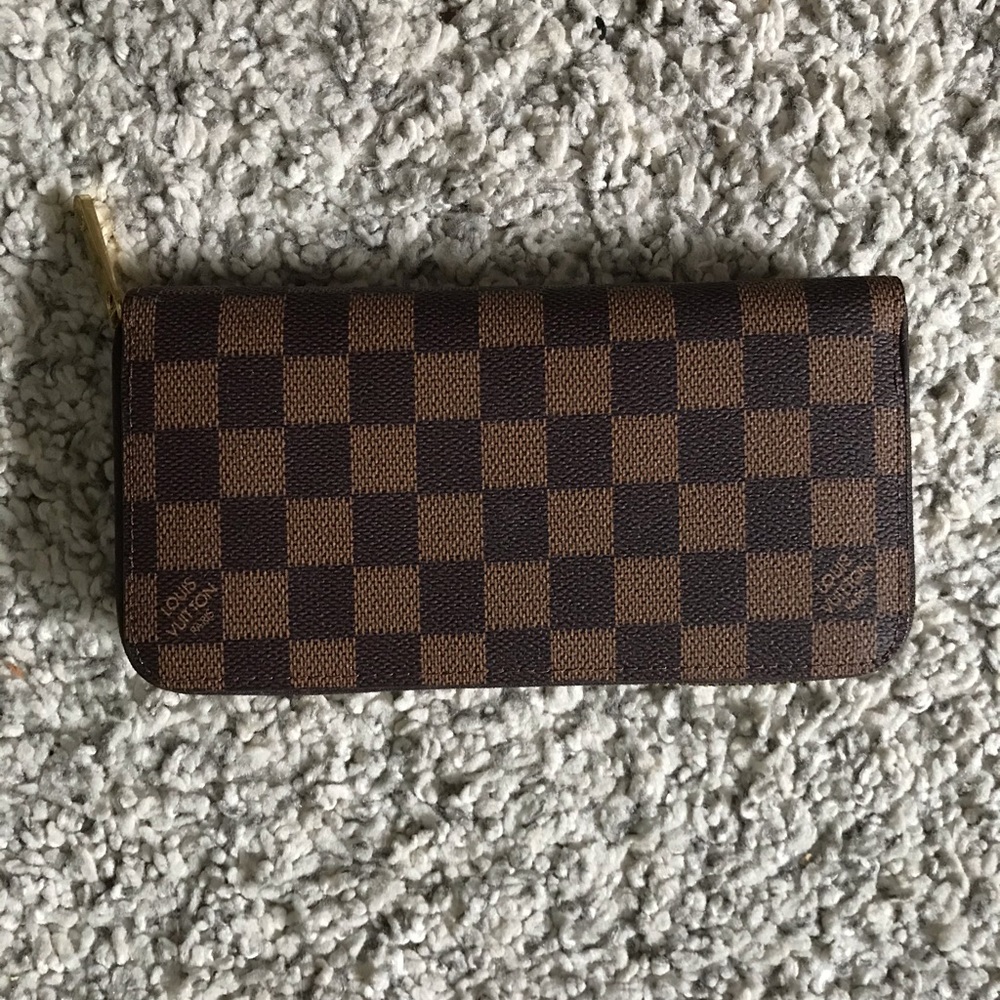 Louis Vuitton Wallet!!